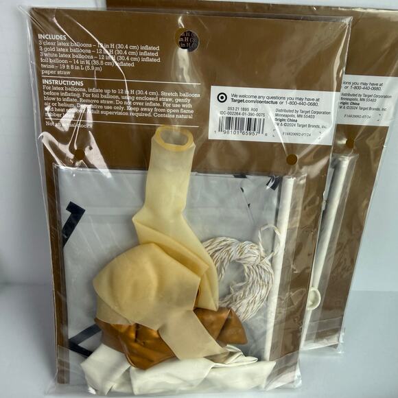 New Year’s Eve Party Supplies Bundle Spritz Black Gold Balloons Plates Hats New - Picture 4 of 9